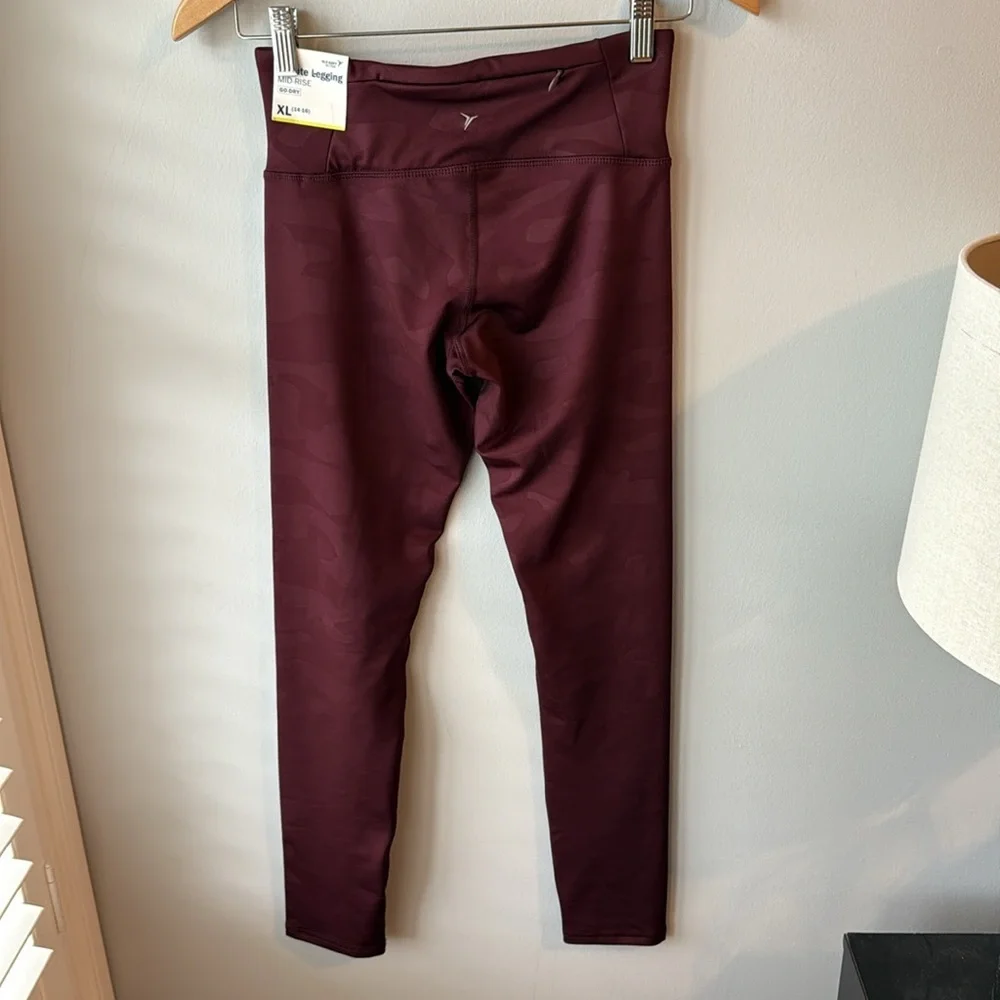 NWT Old Navy Elevate Girls‎ red Camo Leggings